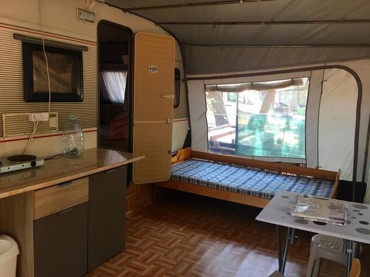 بريفلاكا Happy Home Caravans-With Air Conditioner المظهر الخارجي الصورة