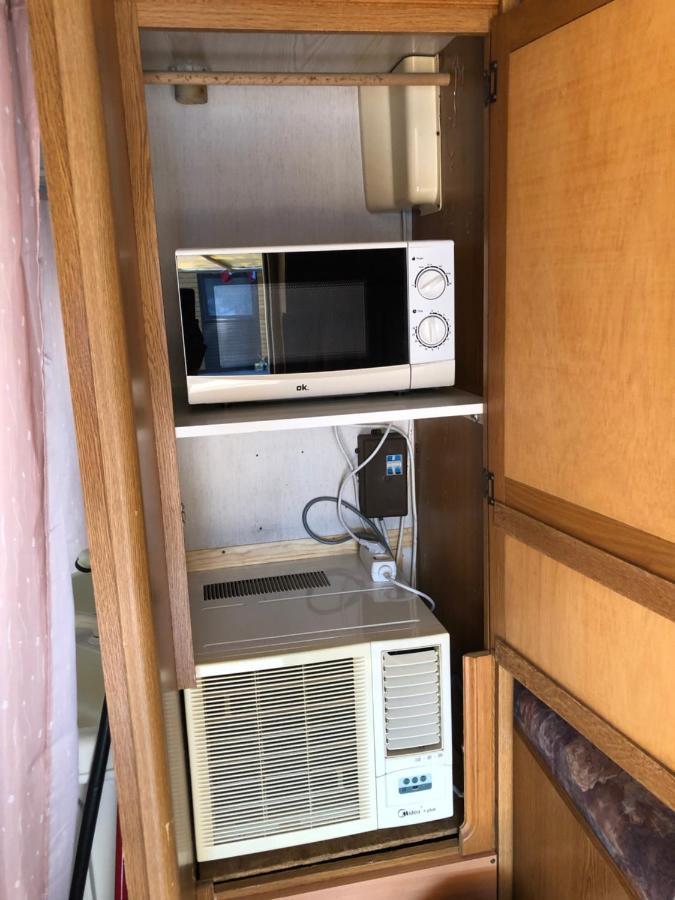 بريفلاكا Happy Home Caravans-With Air Conditioner المظهر الخارجي الصورة